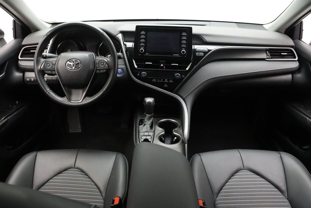 2023 Toyota Camry SE 24