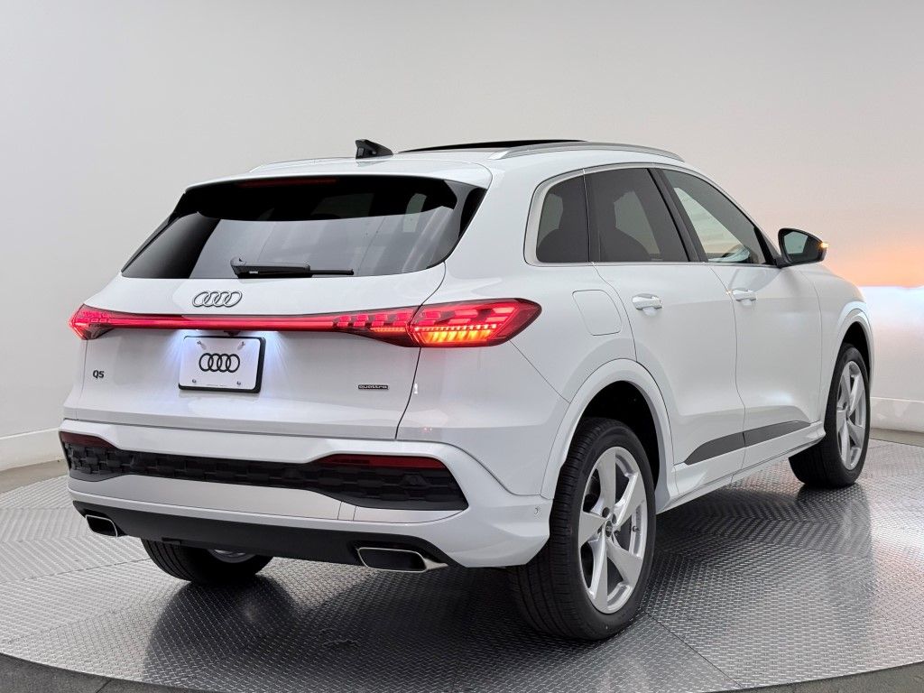 Thumbnail: 2025 Audi Q5 - 11