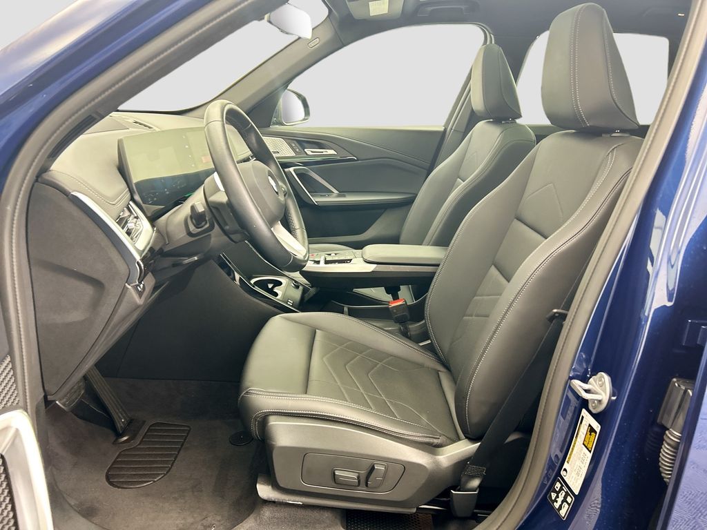 Thumbnail: 2025 BMW X1 - 17