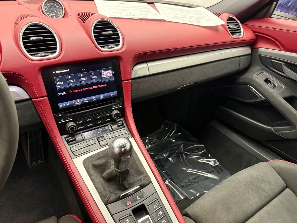 Thumbnail: 2022 Porsche  - 15