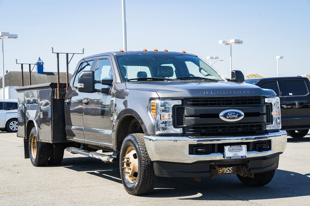 Gray (Magnetic Metallic) 2018 Ford F-350 Super Duty Chassis XL Crew Cab DRW 4WD Pickup Truck Four-Wheel Drive 6-Speed Automatic