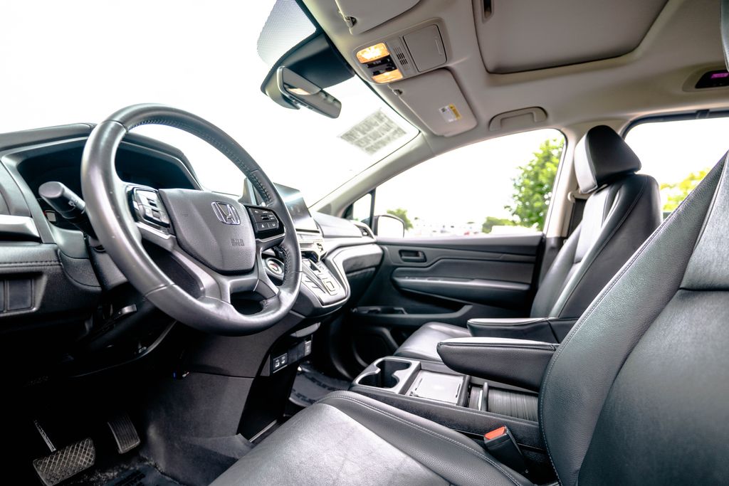 Used 2025 Honda Odyssey Van