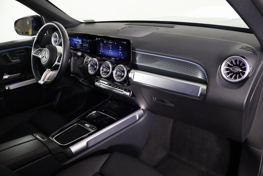 Thumbnail: 2025 Mercedes-Benz GLB - 9