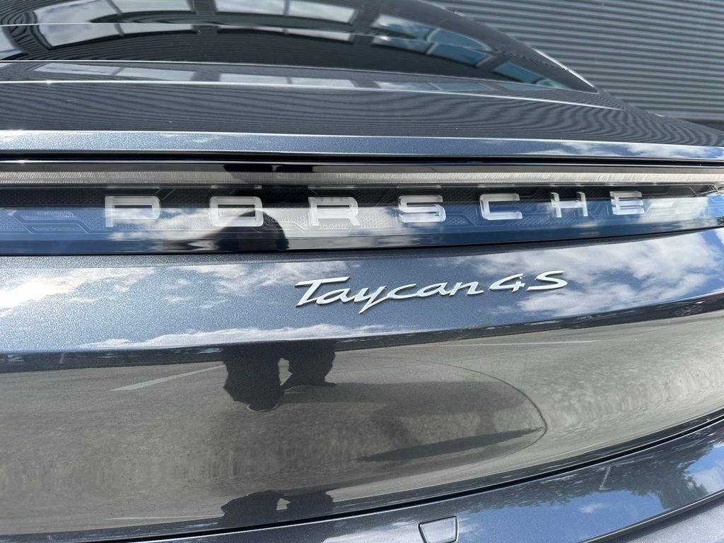 Thumbnail: 2020 Porsche Taycan - 14