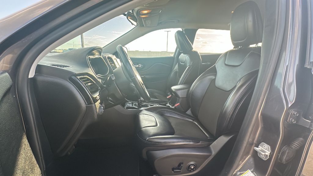 2020 Jeep Cherokee Latitude Plus Gray at South Houston Nissan