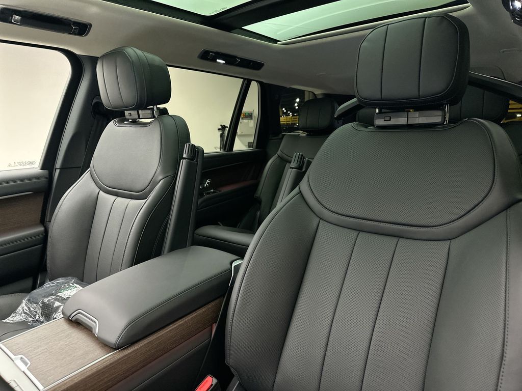 Thumbnail: 2026 Land Rover Range Rover - 10