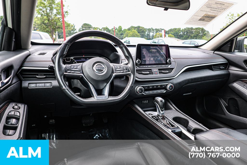 Used 2022 White Nissan 2.5 SR image 26