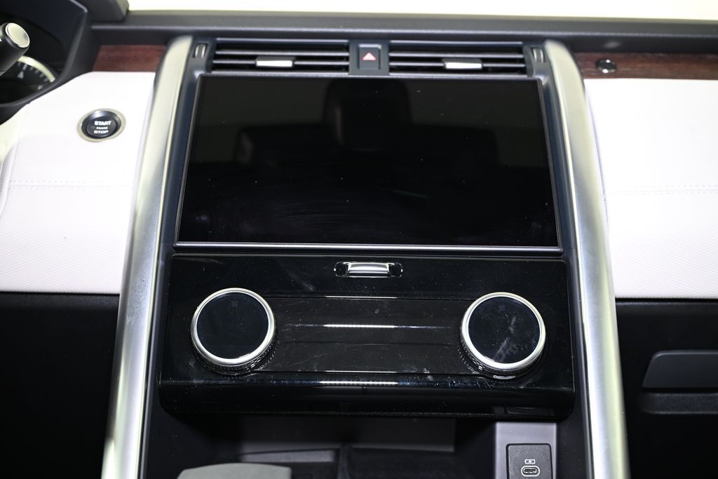 Thumbnail: 2023 Land Rover Discovery - 18