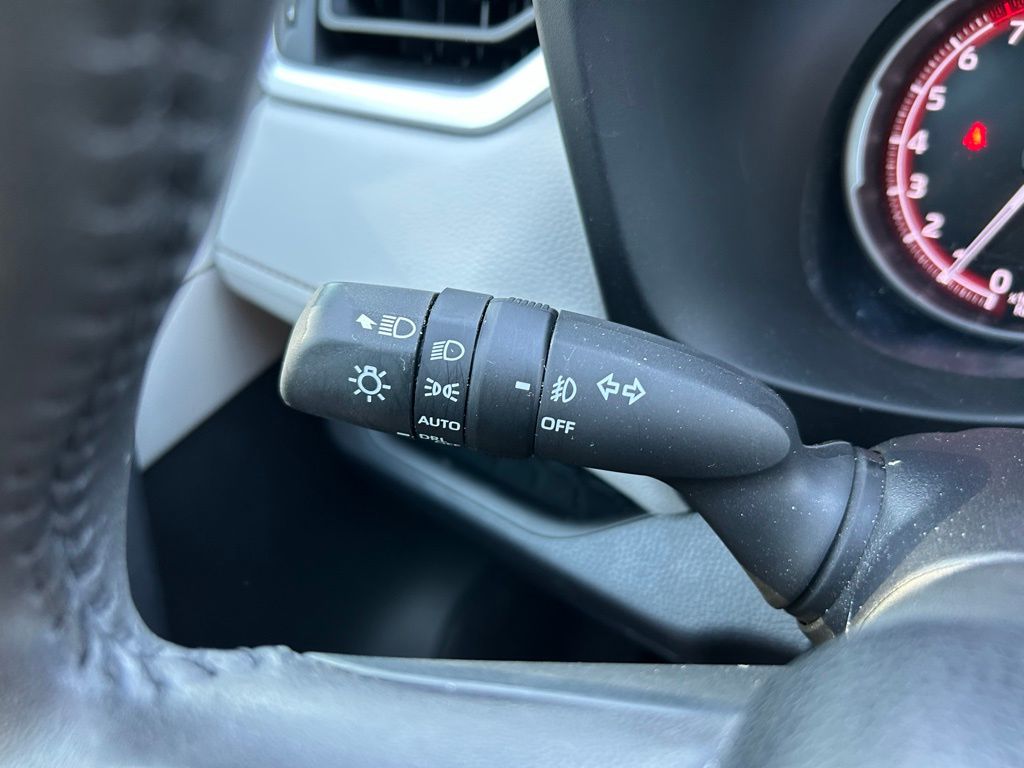 Thumbnail: 2023 Toyota RAV4 - 22