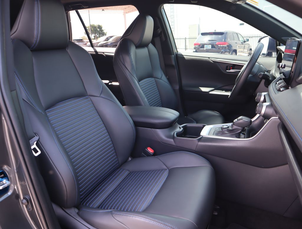 Thumbnail: 2024 Toyota RAV4 - 31