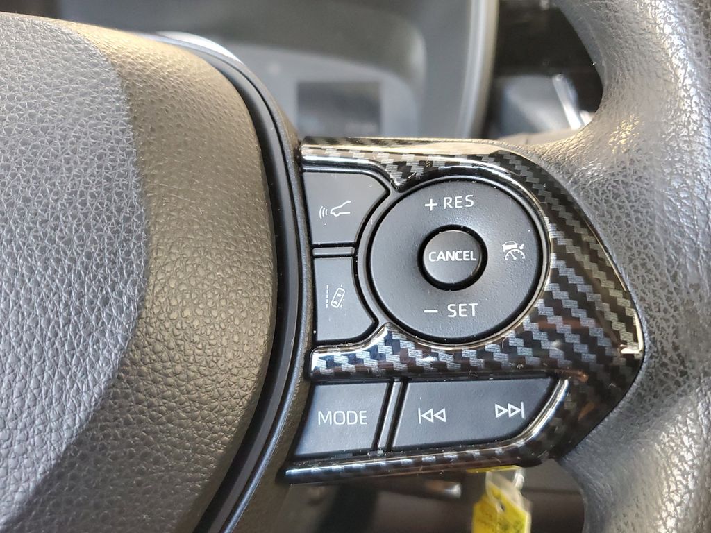 2022 Toyota Corolla LE photo 25