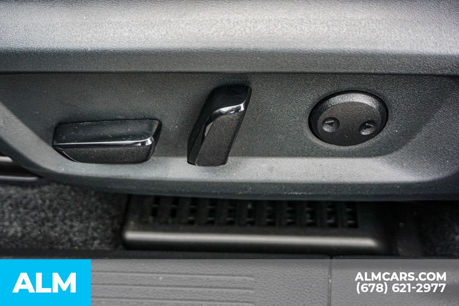 Used 2026 Black Nissan SL image 49