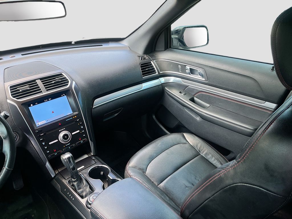 2019 Ford Explorer Sport Black at Autostrade