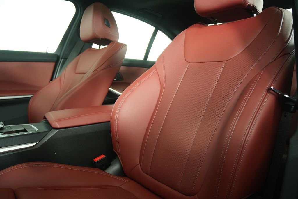 Thumbnail: 2025 BMW 3 Series - 11