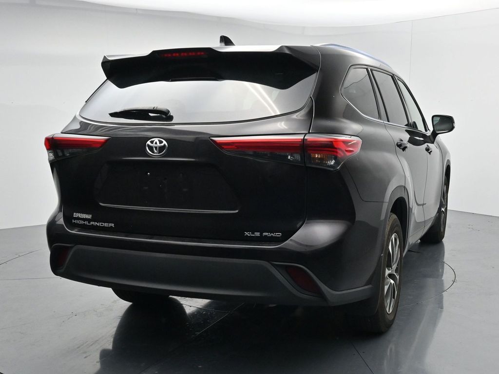 Used 2021 Brown Toyota XLE image 6