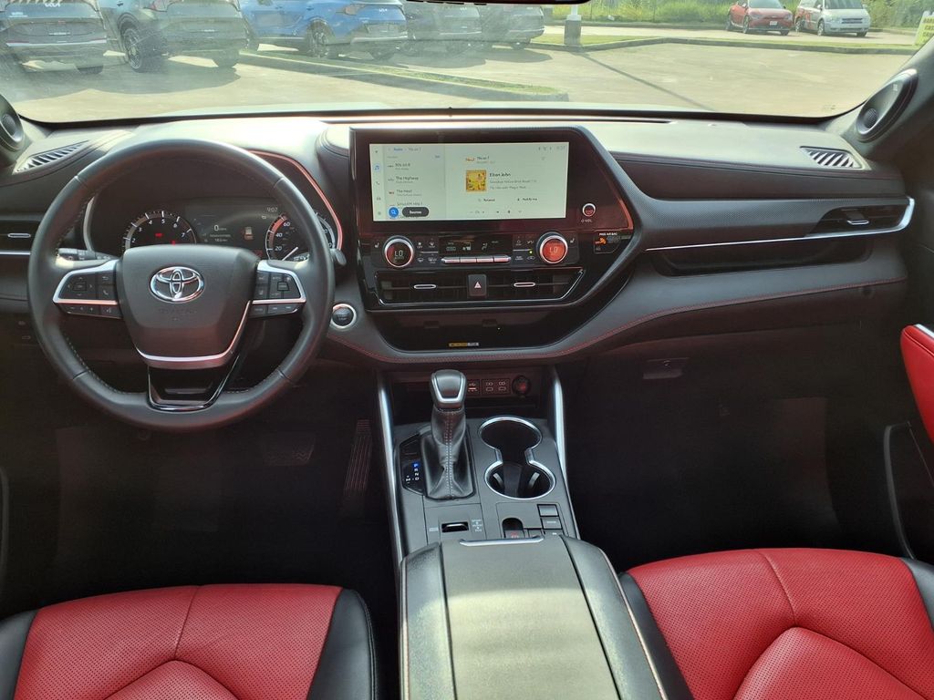 2024 Toyota Highlander XSE Beige at Toyota of Victoria