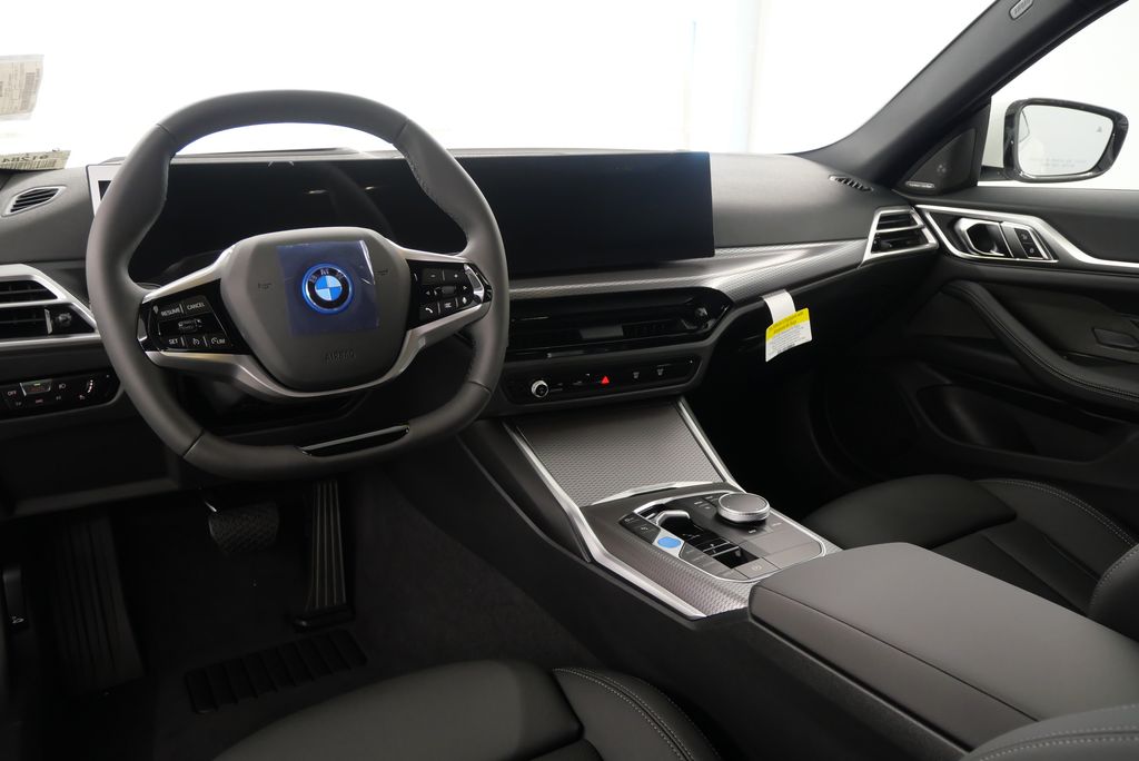 2025 BMW i4 eDrive40 19