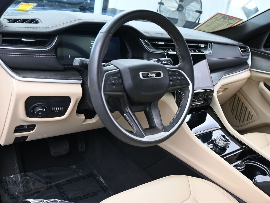 Used 2023 Bright White Clearcoat Jeep Limited image 14