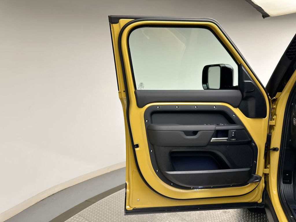 Thumbnail: 2026 Land Rover Defender - 9