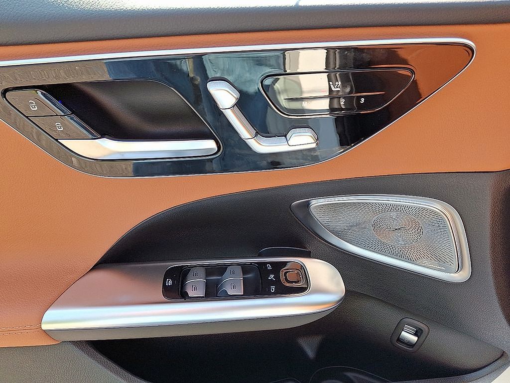 Thumbnail: 2025 Mercedes-Benz C-Class - 11