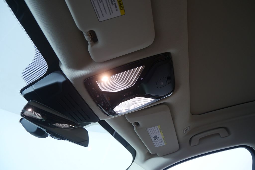 Thumbnail: 2026 BMW X7 - 22