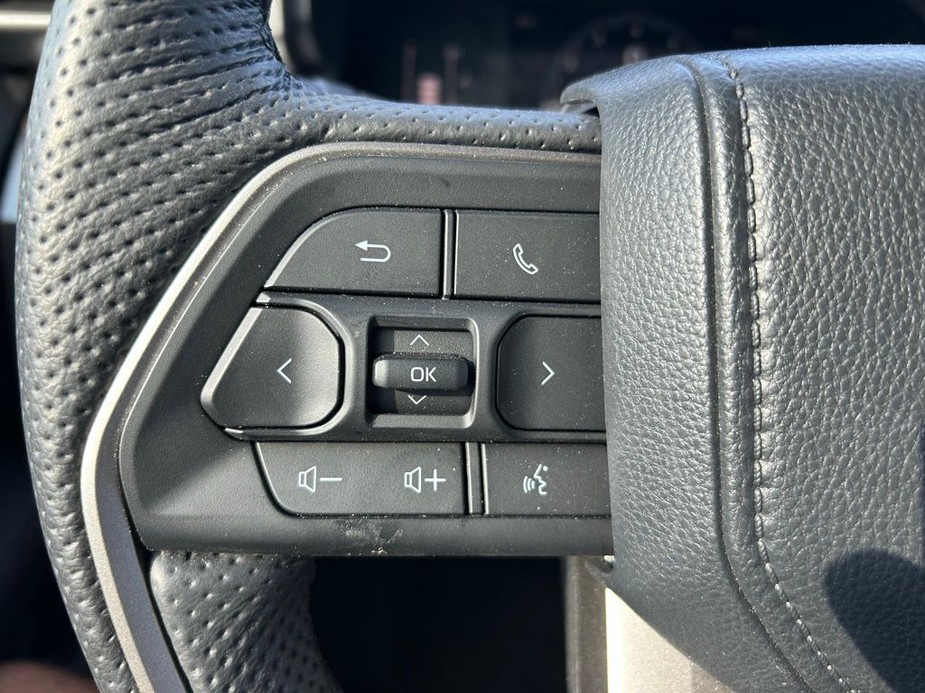 2024 Toyota Tacoma SR5 24