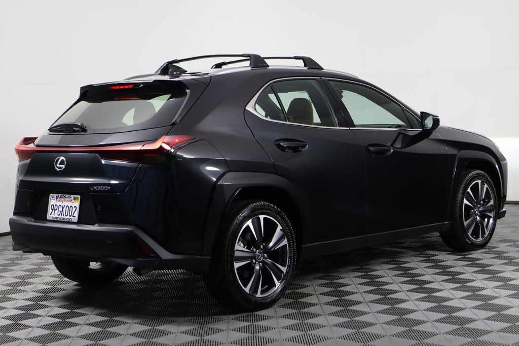 Thumbnail: 2025 Lexus UX - 4