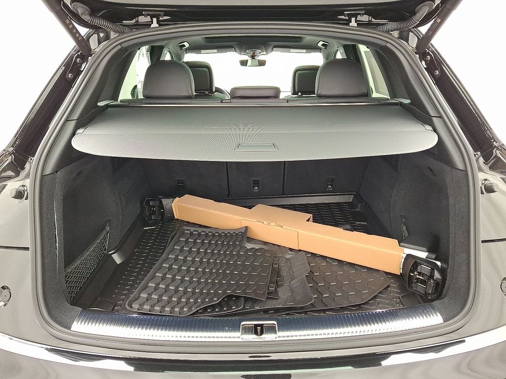 Thumbnail: 2024 Audi SQ5 - 27