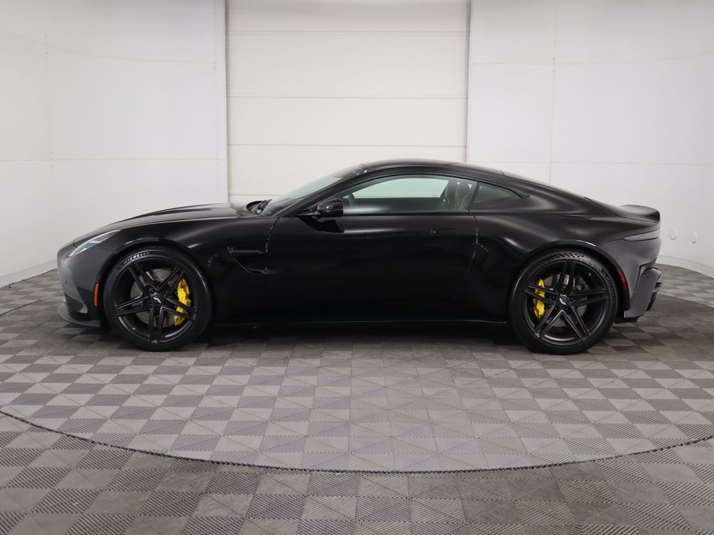 2025 Aston Martin Vantage  8