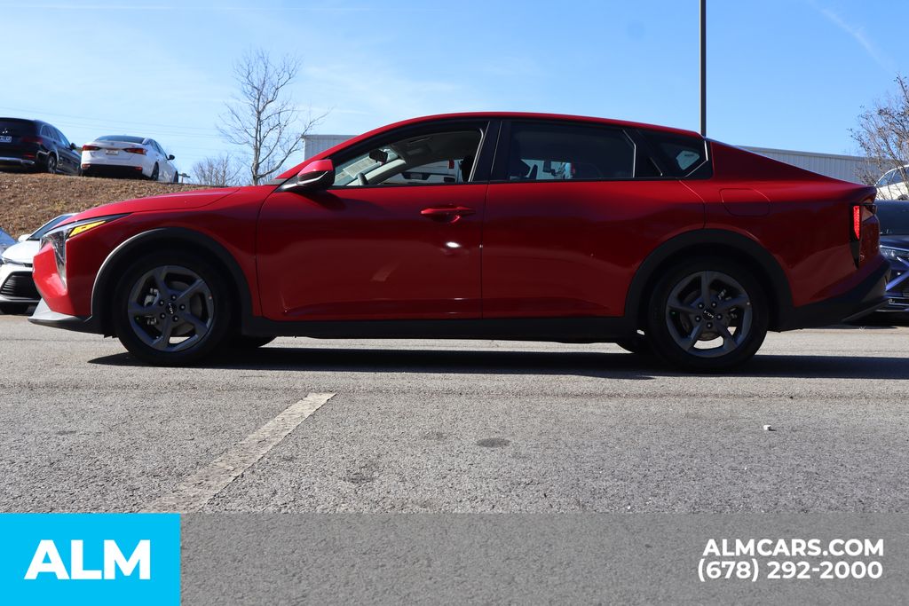 Used 2025 Red Kia LXS image 9