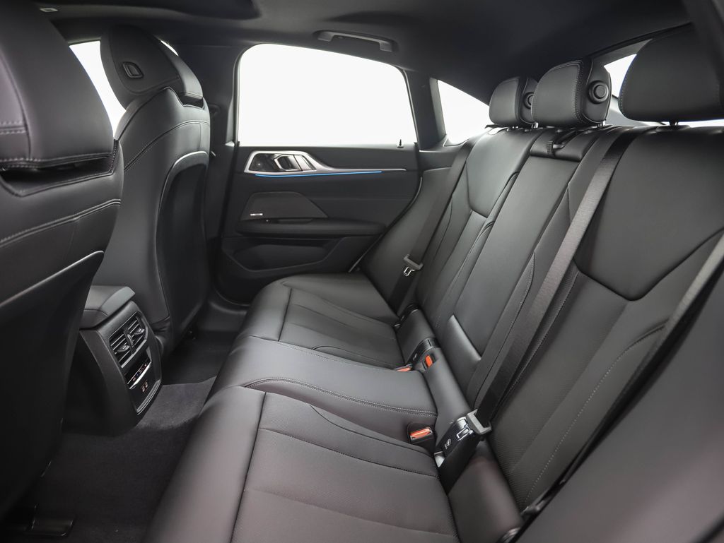 Thumbnail: 2025 BMW i4 - 20