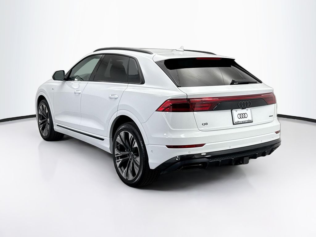 Thumbnail: 2026 Audi Q8 - 7
