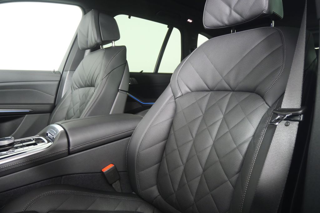 Thumbnail: 2026 BMW X5 - 10