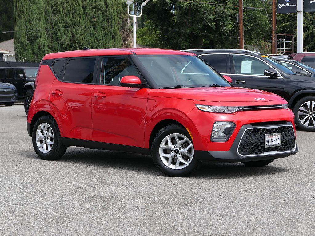 Inferno Red 2022 Kia Soul SUV / Crossover Front-Wheel Drive Continuously Variable Transmission