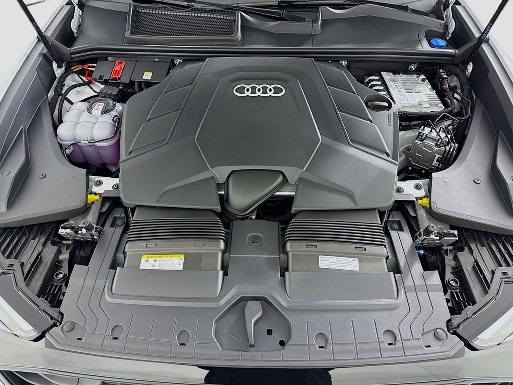 Thumbnail: 2026 Audi Q8 - 31