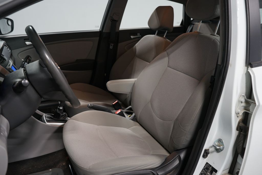 Thumbnail: 2013 Hyundai Accent - 6