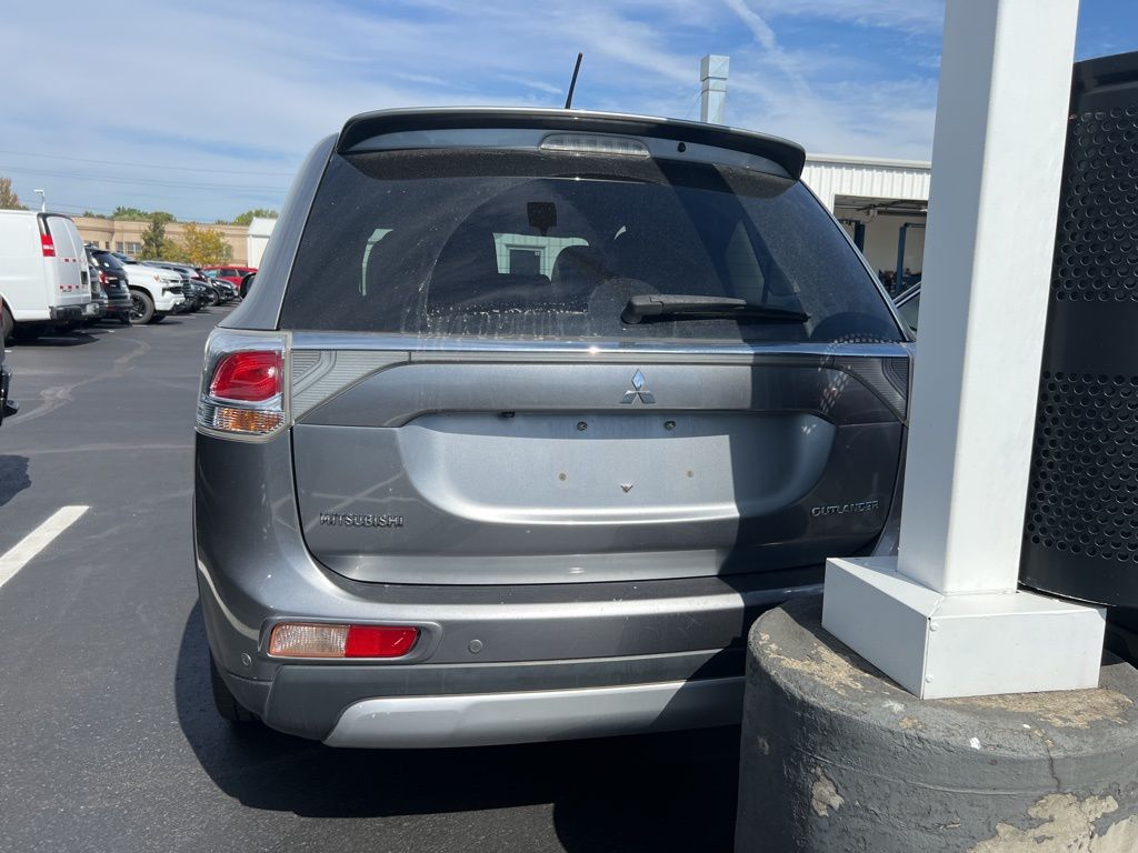 Thumbnail: 2015 Mitsubishi Outlander - 5