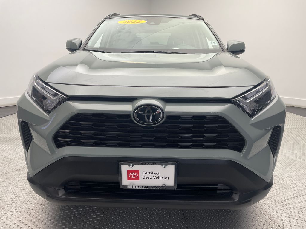 2022 Toyota RAV4 XLE 2