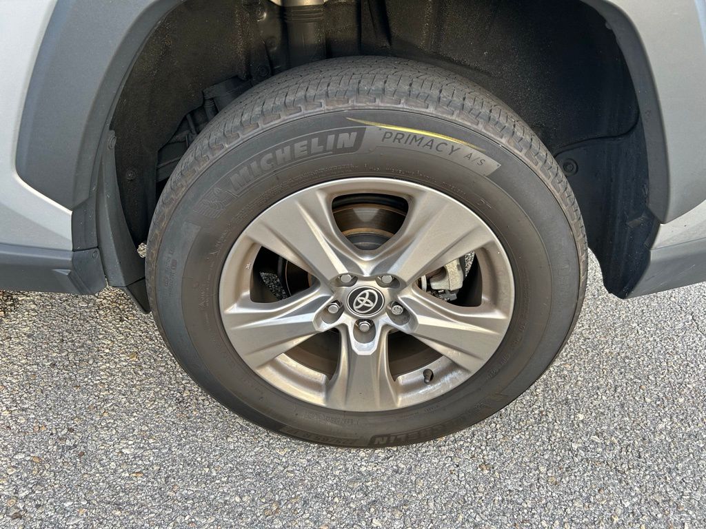 Thumbnail: 2024 Toyota RAV4 - 9