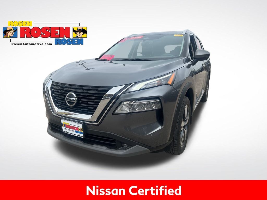 The 2021 Nissan Rogue SL photos