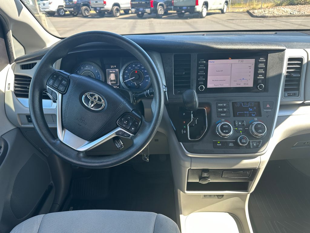 2020 Toyota Sienna L