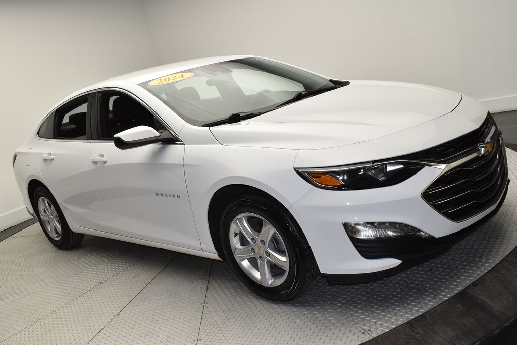 Thumbnail: 2024 Chevrolet Malibu - 3