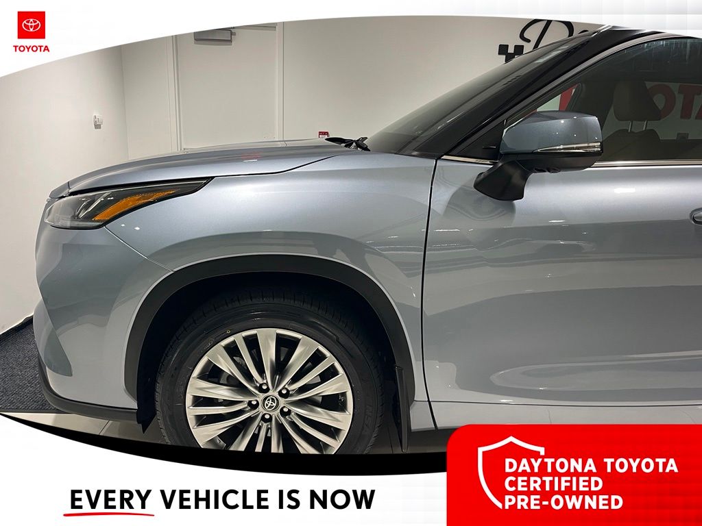 Used 2023 Toyota Highlander Hybrid SUV