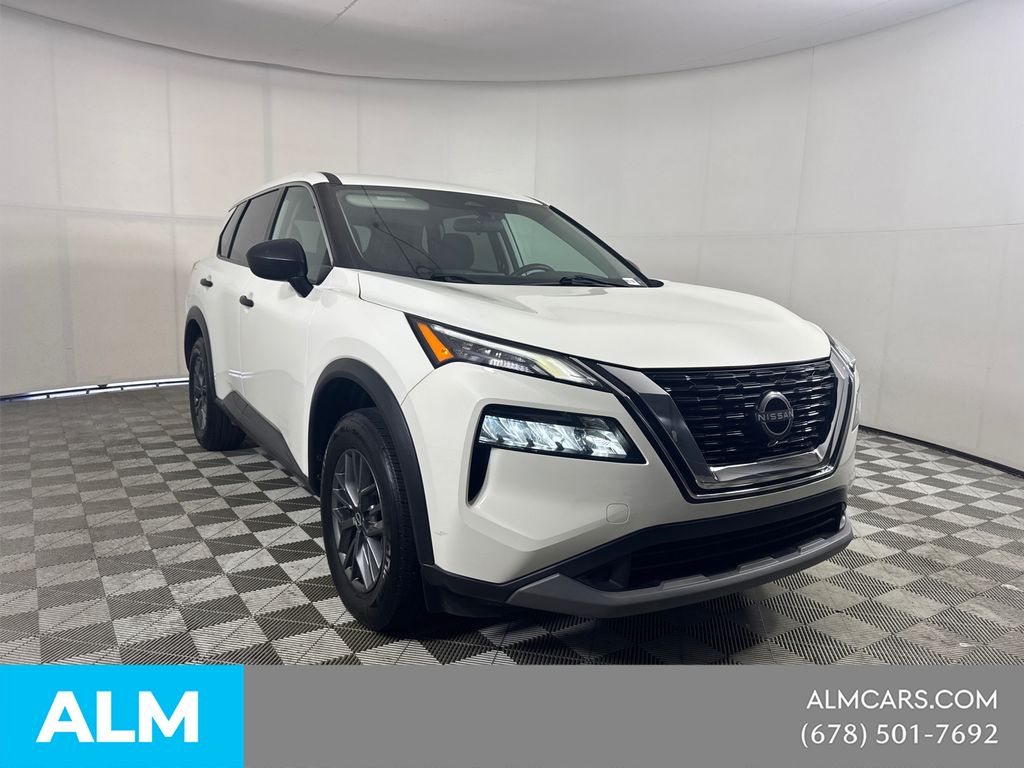 Used 2022 White Nissan S image 4