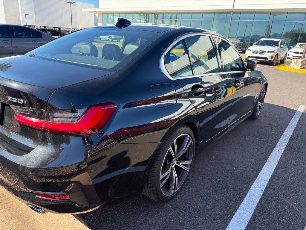 Thumbnail: 2021 BMW 3 Series - 4