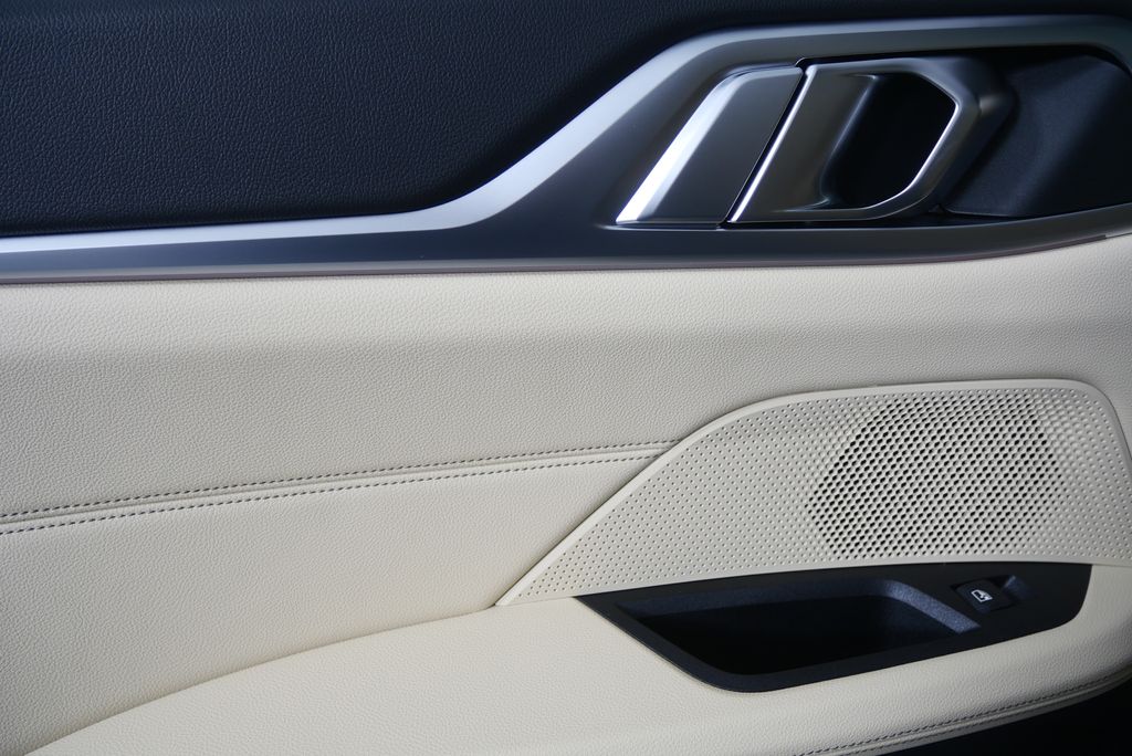 Thumbnail: 2026 BMW i4 - 13