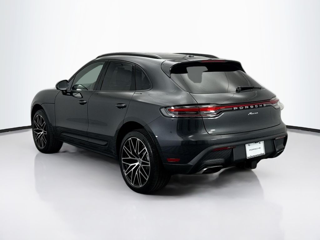 Thumbnail: 2026 Porsche Macan - 3