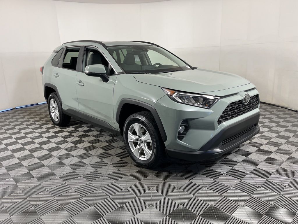 Thumbnail: 2020 Toyota RAV4 - 16