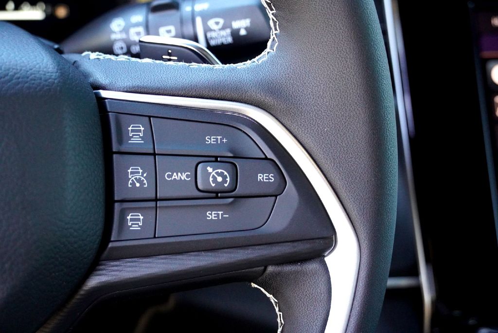 New Car 2025 Jeep Grand Cherokee  Laredo For Sale Under $35,000 In Taylor, Texas