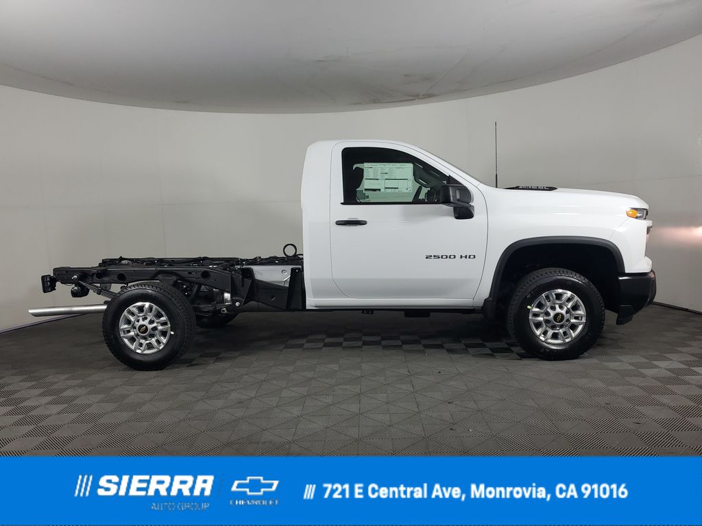 Summit White 2026 Chevrolet Silverado 2500HD Pickup Truck 4X2 Automatic
